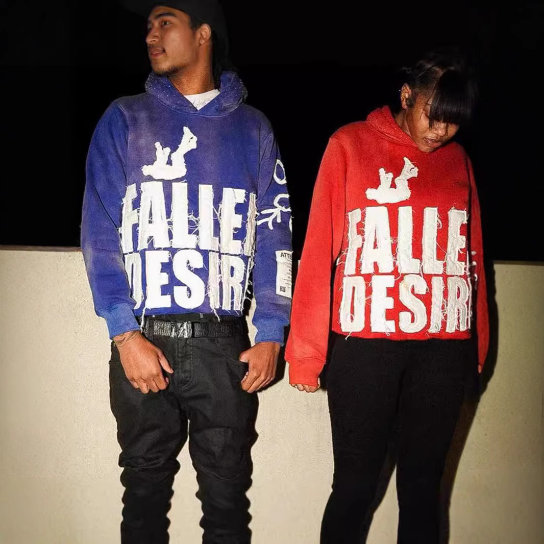 Street Fashion Walking - Disponibile: Felpa con Cappuccio Personalizzata con