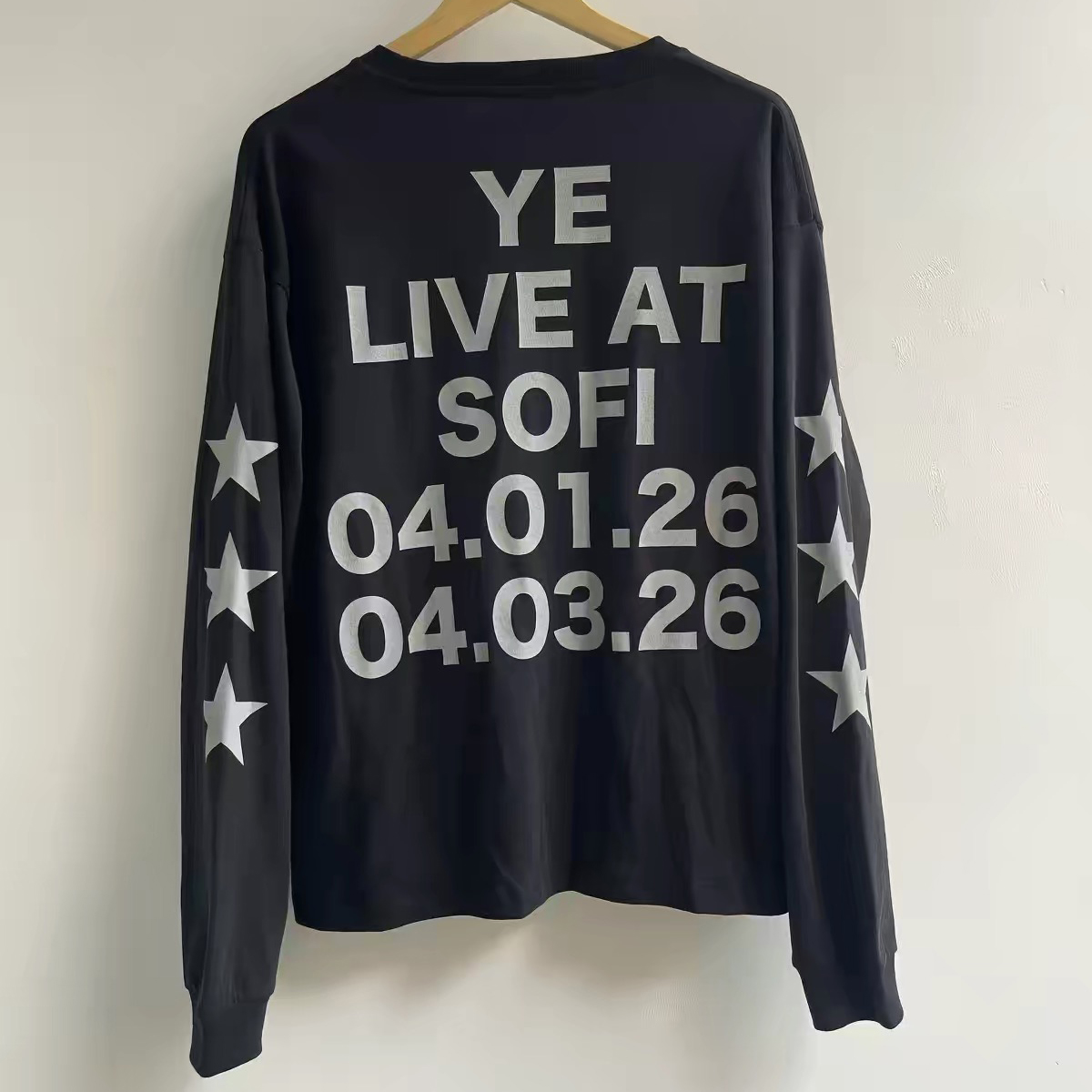 T-shirt a Maniche Lunghe Stile - Street Fashion Photo recensione e prezzo