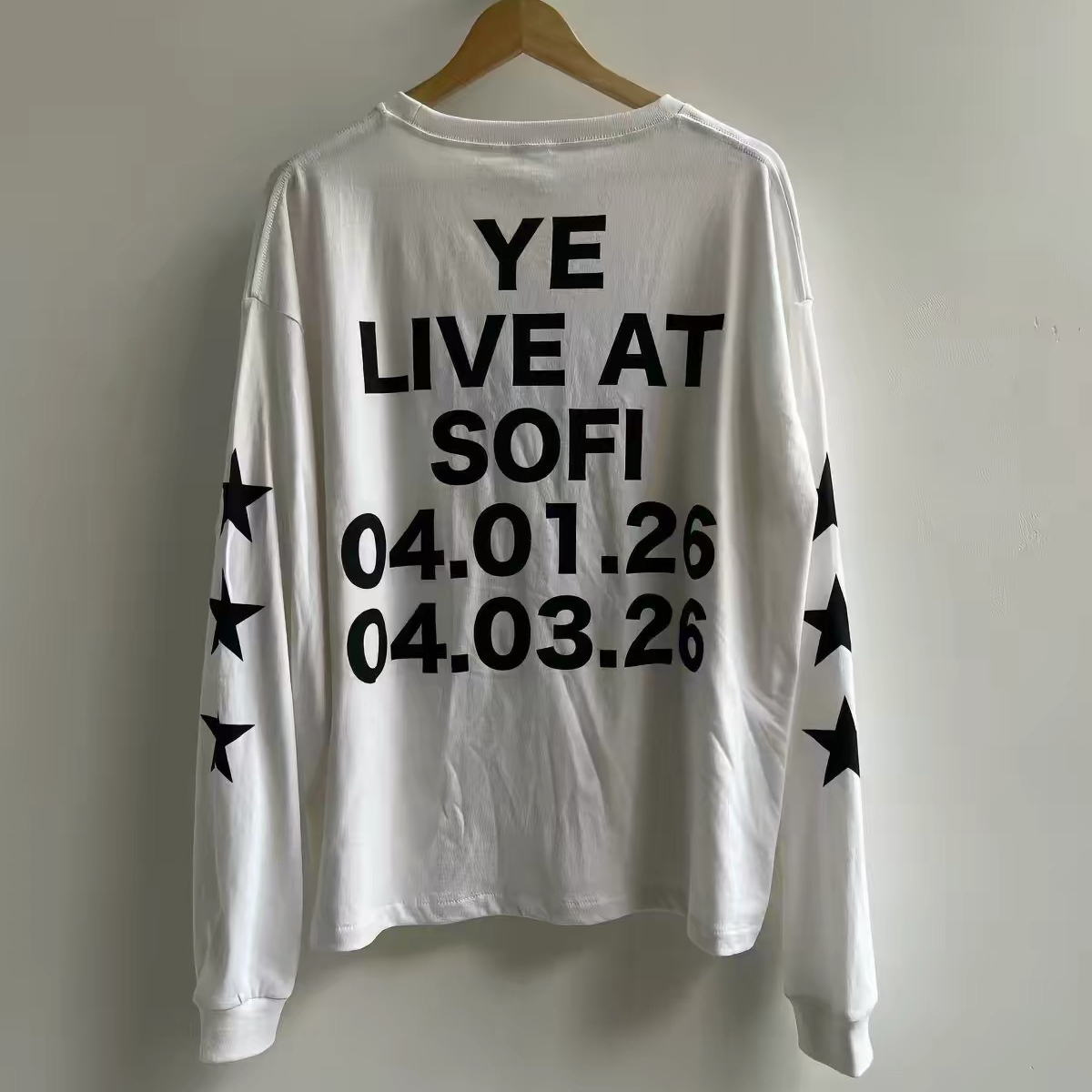 T-shirt a Maniche Lunghe Stile - Street Fashion Photo recensione e prezzo