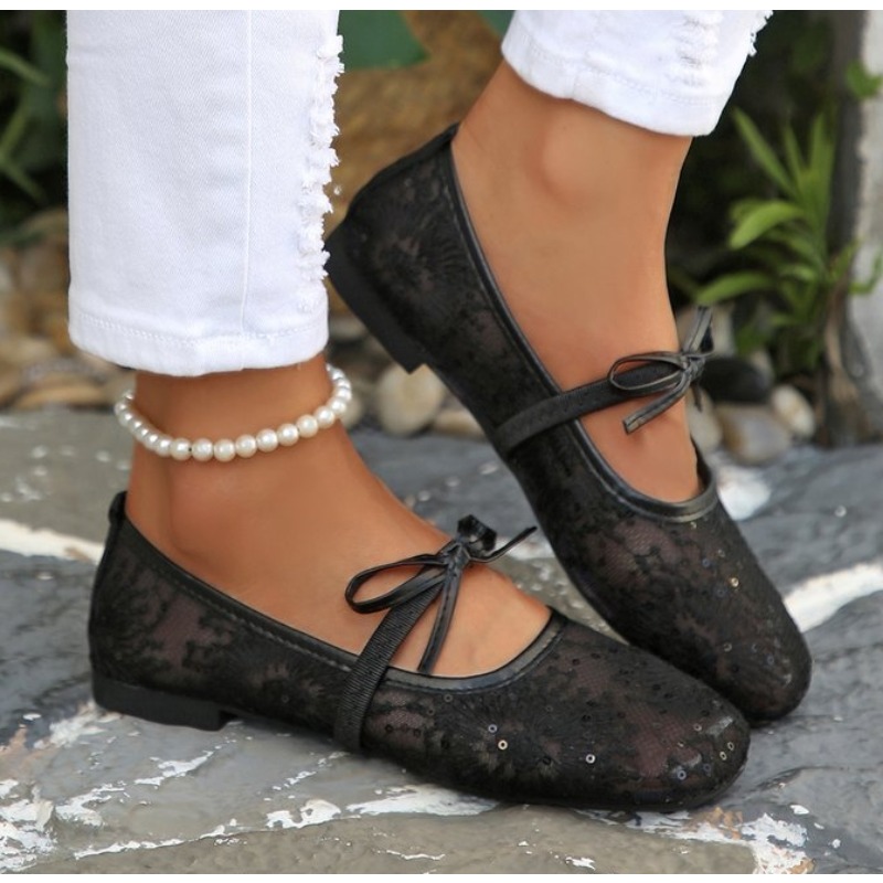 Scarpe Mary Jane in Pizzo Prim - Street Fashion Rome 2026 recensione e prezzo